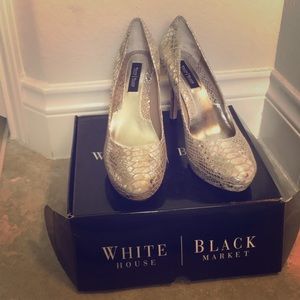 WHBM Silver Metallic Faux Snake Pumps Sz 8